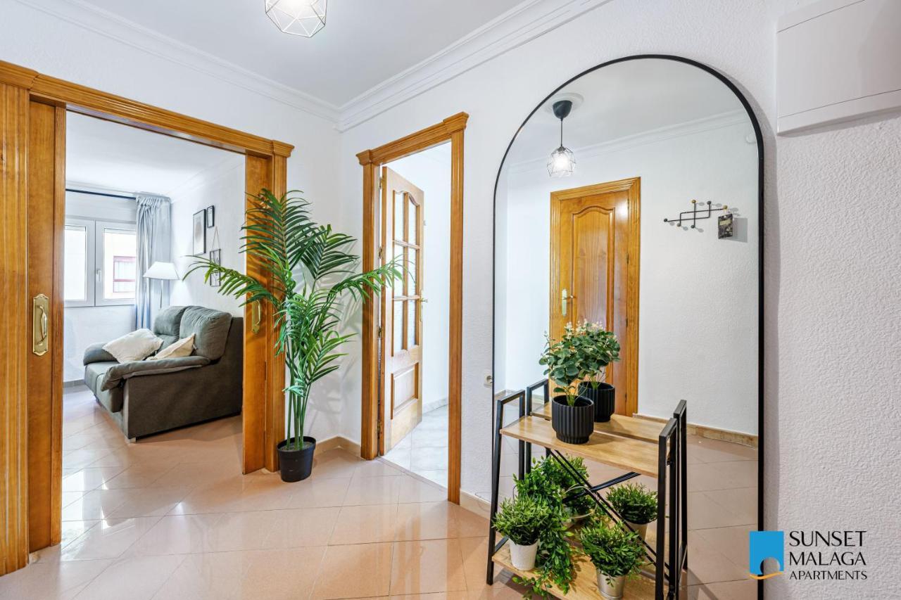 Malaga Central Station Apartment ภายนอก รูปภาพ